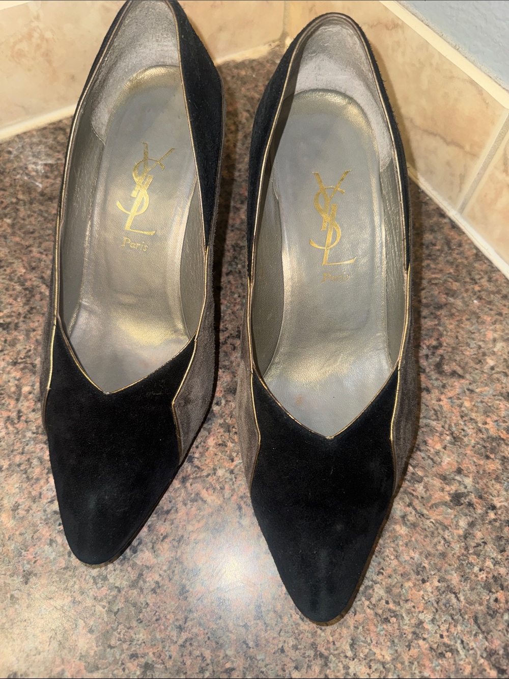 Yves Saint Laurent vintage Black Suede Pointed kitten heels EUC - Picture 3 of 7